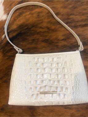Oh So Lovely BRAHMIN Lorelei Shoulder Bag – Croc Embossed Leather | Lightweight